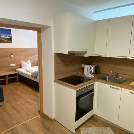 Frankenhof Guest house 3*